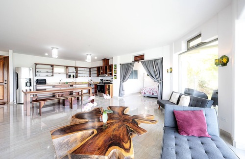 Tilarán Condominio | Spacious 3-bedroom condo in wonderful Lake Arenal with WiFi, AC, swimming pool.