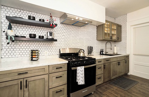 Southside Apartamento | Spacious 3-bedroom Duplex w/ King Bed Moments From Higher Onondaga Park