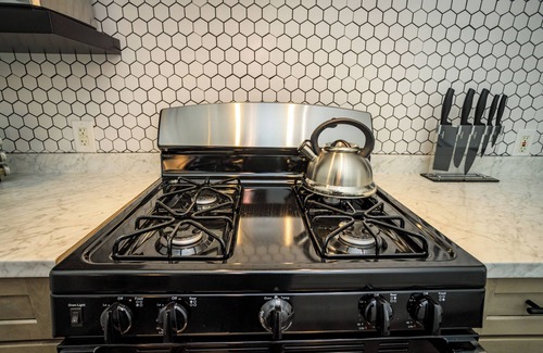 Southside Apartamento | Spacious 3-bedroom Duplex w/ King Bed Moments From Higher Onondaga Park