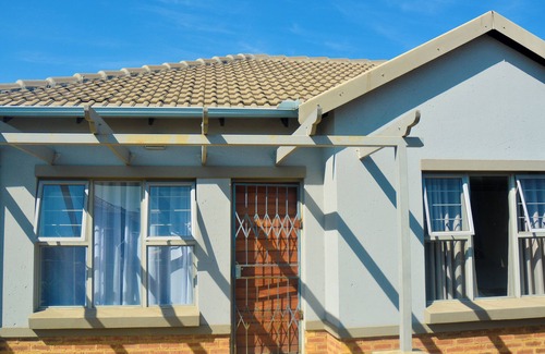 Emalahleni Casa | Spacious 3-bedroom house perfect for relaxation and business trips