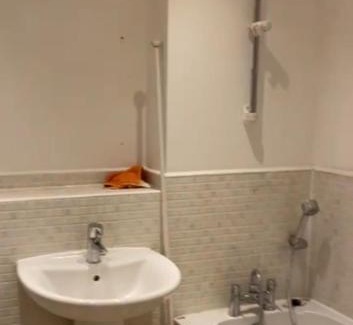 Darwin Casa | Spacious 3 bedroom house minutes from Biggin Hill Airport