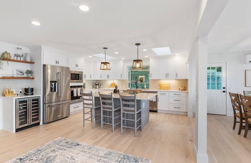 Camano Island Casa | Spacious 3-bedroom house with parking!!!