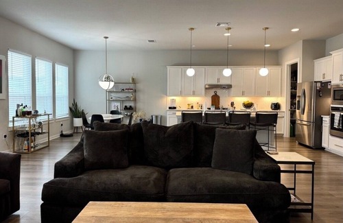 Austin Casa | Spacious 3-Bedroom Retreat in SE Austin