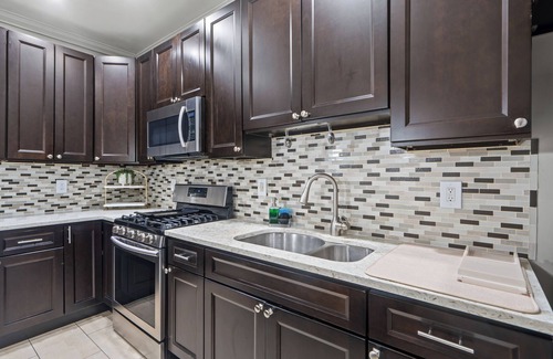 North Bergen Apartamento | Spacious 3-bedroom apartment with AC in North Bergen close to NYC