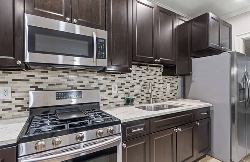 North Bergen Apartamento | Spacious 3-bedroom apartment with AC in North Bergen close to NYC