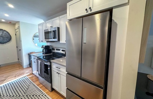 Stockbridge Apartamento | Spacious 3-bedroom apartment with WiFi, AC on Main Street Stockbridge