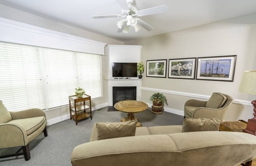 Lackey Cabaña | Spacious 3 bedroom cottage which is actually 2 units in 1 in Williamsburg, VA.