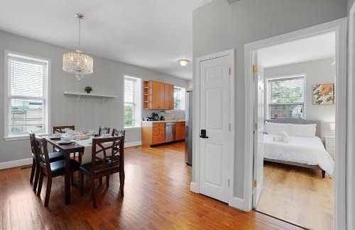 Central West End Apartamento | Spacious 3-Bedroom with King Bed & Prime Location