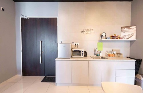 Bayan Lepas Apartamento | Spacious 3 Bedrooms by Cozy Home