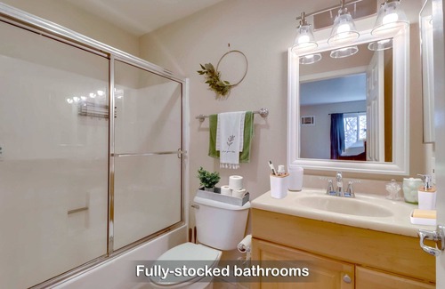 Chula Vista Condominio | Spacious 3-BR 2-Bath Family Condo w/ Pool & Free Parking, near Shopping Center