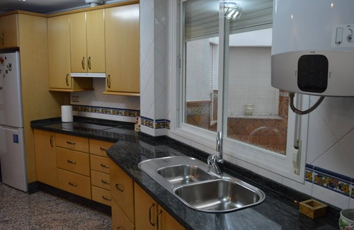 La Trinidad-San Juan y Todos los Santos Apartamento | Apartamento céntrico en Córdoba con 3 habitaciones, cerca de Plaza de Tendillas y zonas históricas