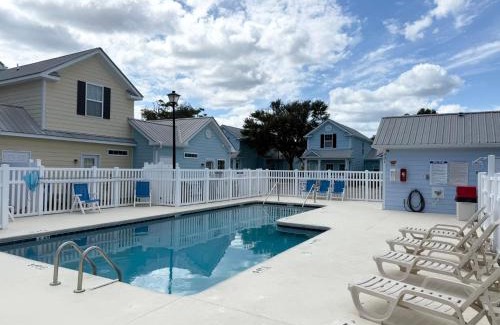 Myrtle Beach Casa | Spacious 3-BR Cottage, 2 Blocks To Beach