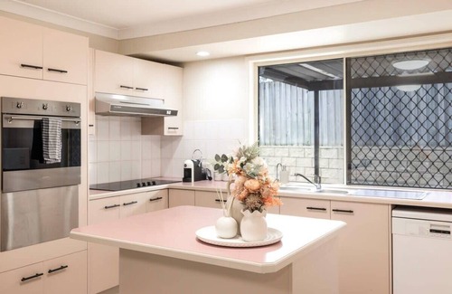 Calamvale Casa | Spacious 3-BR Haven Prime Location Shopping Centre