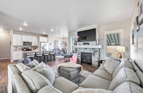 De Pere Casa | Spacious 3-BR Home near Lambeau!