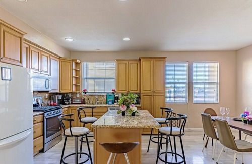 National City Casa | Spacious 3-BR Home w Garage near Gaslamp, Beach