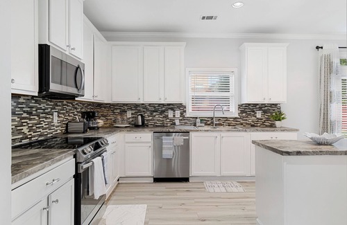 Union City Casa | Spacious 3 level house, 7bedrooms 4 baths in Union City