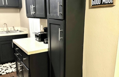 Fondren Apartamento | Spacious 3 Level Loft: 5 mins walk from JSU Stadium, hospitals, bars, and more