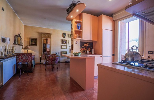 Intra Apartamento | Amplio apartamento de 3 dormitorios con 2 baños, 3 balcones y una hermosa vista al lago