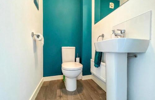 Hetton-le-Hole Casa | Spacious 3-Storey Home from Home in Hetton le Hole