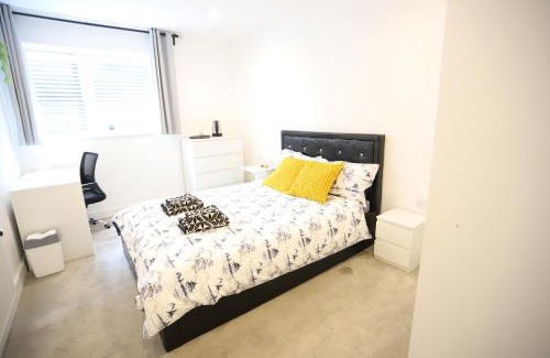 Camberwell Green Apartamento | Spacious 3-Story Retreat with Rooftop Terrace and Modern Amenities