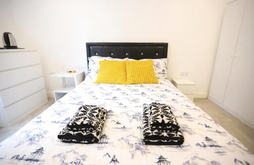 Camberwell Green Apartamento | Spacious 3-Story Retreat with Rooftop Terrace and Modern Amenities