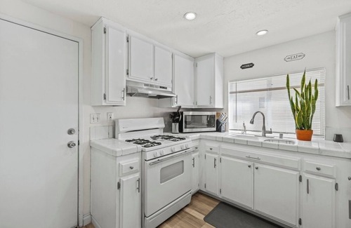 Lancaster Casa | Spacious 3B-2B Home with High Ceilings & Large Yards