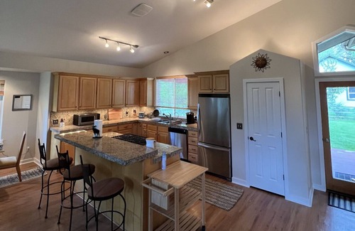 Hailey Casa | Spacious 3B/2BA house w/ fenced yard+mountain view