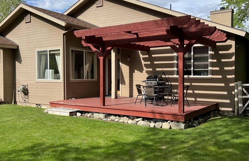 Hailey Casa | Spacious 3B/2BA house w/ fenced yard+mountain view