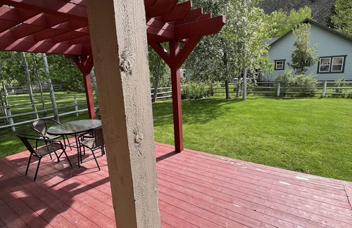Hailey Casa | Spacious 3B/2BA house w/ fenced yard+mountain view