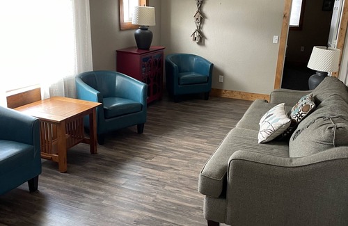 Munising Apartamento | Spacious 3bdrm apt in the heart of downtown Munising