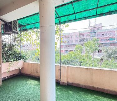 Vidhyadhar Nagar Apartamento | Spacious 3BHK Stay with Balcony & Kitchen comforts