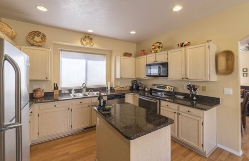 Northeast Heights Casa | Amplio 3BR / 2. Escapada a la montaña 5BA en Sandia Heights