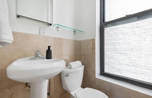 East Harlem Apartamento | Spacious 3BR 2BA Apartment in NYC!