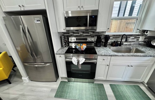 Southeast Houston Casa | Spacious 3BR, 3 full-bath house central of Houston’s major attractions