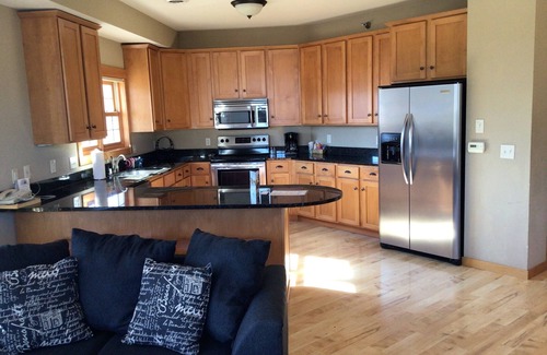 Three Lakes Condominio | Spacious 3BR/3BA Lakeview Getaway Sleeps 8 Northernaire Resort – Three Lakes, WI