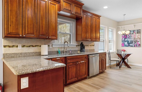 Southside Casa | Spacious 3BR and Boat parking@ Central River Golf Club