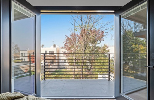 The Heights Apartamento | Spacious 3BR apartment with AC, WiFi in pleasant Jersey City Heights
