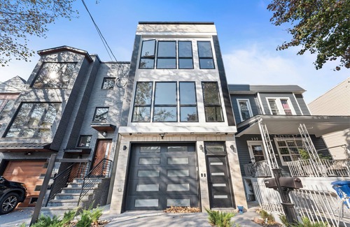 The Heights Apartamento | Spacious 3BR apartment with AC, WiFi in pleasant Jersey City Heights
