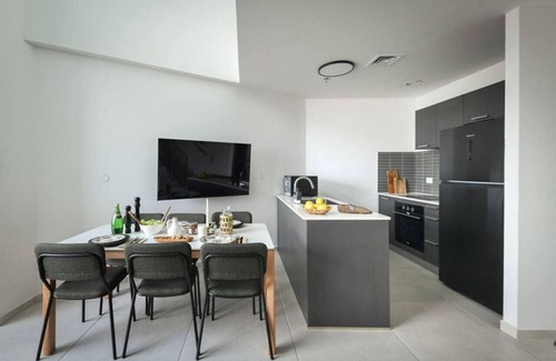 Kfar Sava Apartamento | High-rise 3 bedroom Apartment with Balcony