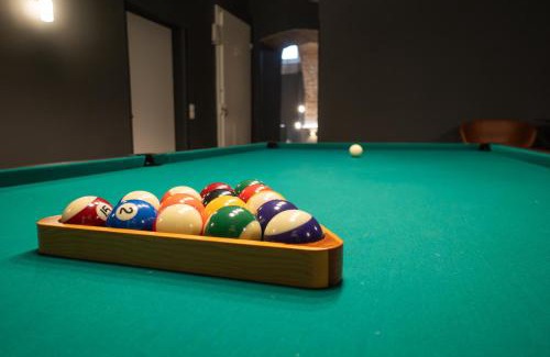 Alservorstadt Apartamento | Spacious 3BR Escape with Sauna and Billiard