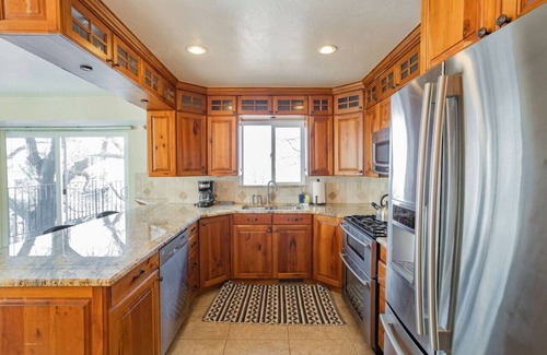 North Salt Lake Casa | Spacious 3BR Extended Stay: Airport, Downtown, Ski