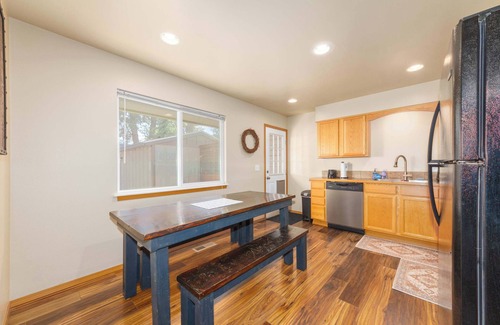 Spokane Valley Casa | Spacious 3BR Family Retreat w Fire Pit, BBQ, Smart TVs & More