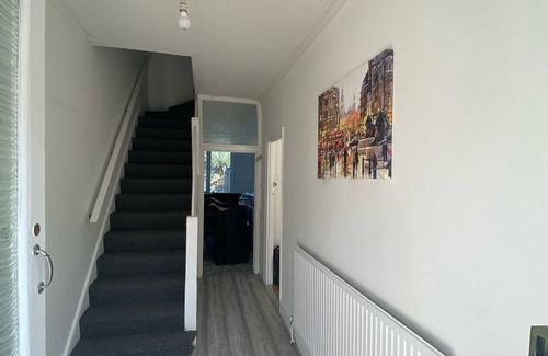 Bensham Manor Casa | Spacious 3BR Home – Family & Contractor Friendly