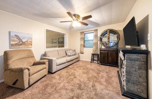 Miller Beach Casa | Spacious 3BR Home Firepit Grill