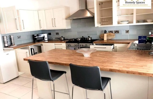 Bedford Casa | Spacious 3BR Home in Bedford for Big Groups