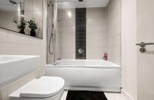 Reading Apartamento | Spacious 3BR House in Reading - Perfect for Business Travellers, Contractors & Families FREE PARKING - Sleeps 8
