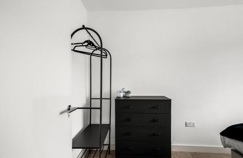 Reading Apartamento | Spacious 3BR House in Reading - Perfect for Business Travellers, Contractors & Families FREE PARKING - Sleeps 8
