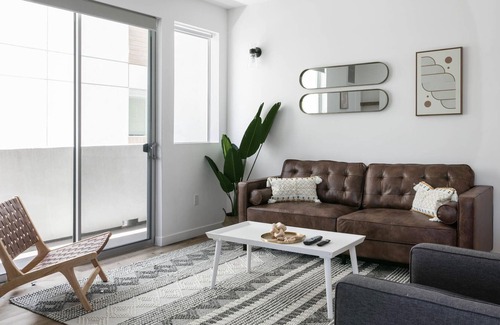 Valley Village Casa | Spacious 3BR House in LA w/ Garage + Outdoor Area
