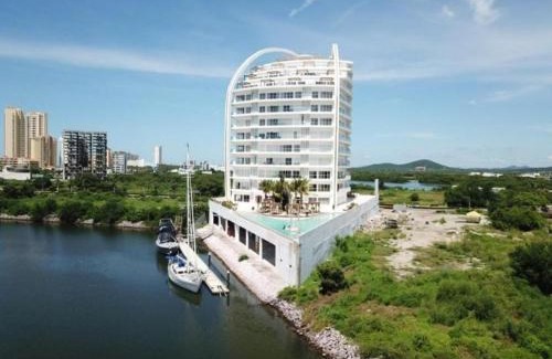 Marina Mazatlán Apartamento | Spacious 3BR Marina Condo with Pool
