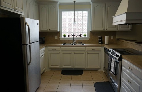 Highlands - Perkins Casa | Spacious, 3BR Mins from LSU Stadium